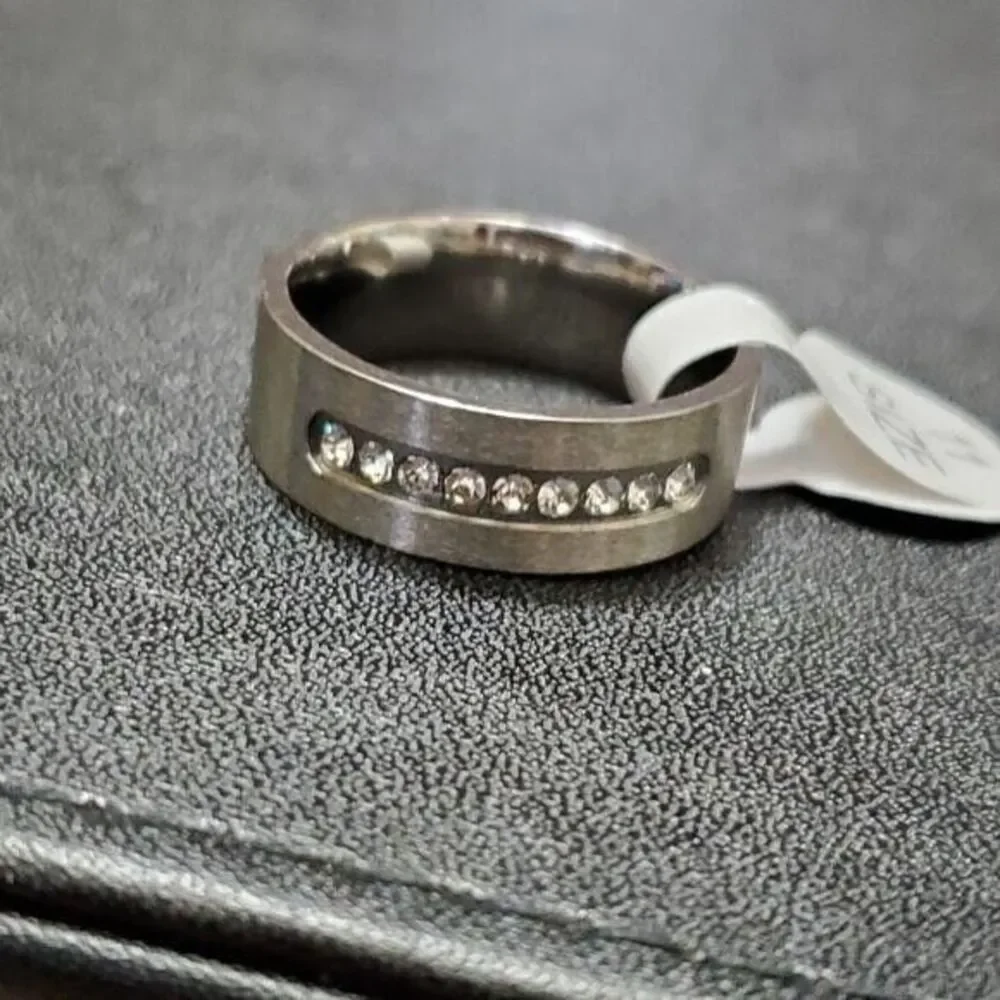 Stainless steel ring with rhinestones size 11